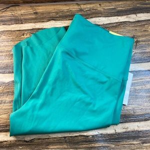 All in Motion ultra High- Rise capri Leggings green xxl